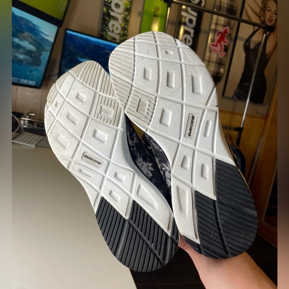 Skechers lite-weight Women's size 9 black white 59889r running sneaker shoe - Picture 5 of 7